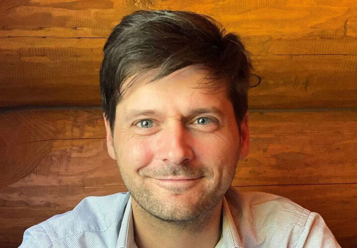 Dieser Gutschein berechtigt zur Teilnahme an der Autoren-Lesung  "Best of Ahrtal" von Daniel Robbel am 17. April 2026  in unserem Bistro und beinhaltet 10 % Ermäßigung auf eine Tageskarte für das Thermalbad oder Thermalbad mit Sauna. (Aus technischen Gründen ist das Ticket komplett eingedruckt.)